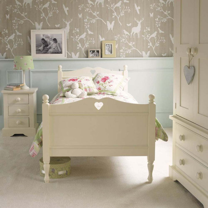 Little Folks Furniture Fargo 3' Single Bed with Carved Heart in White Podfurniture