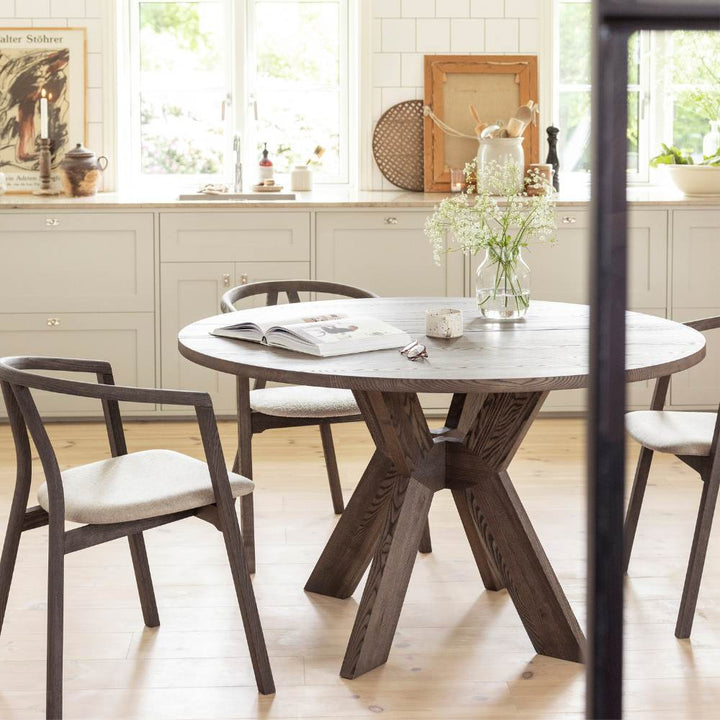 manny round extendable dining table