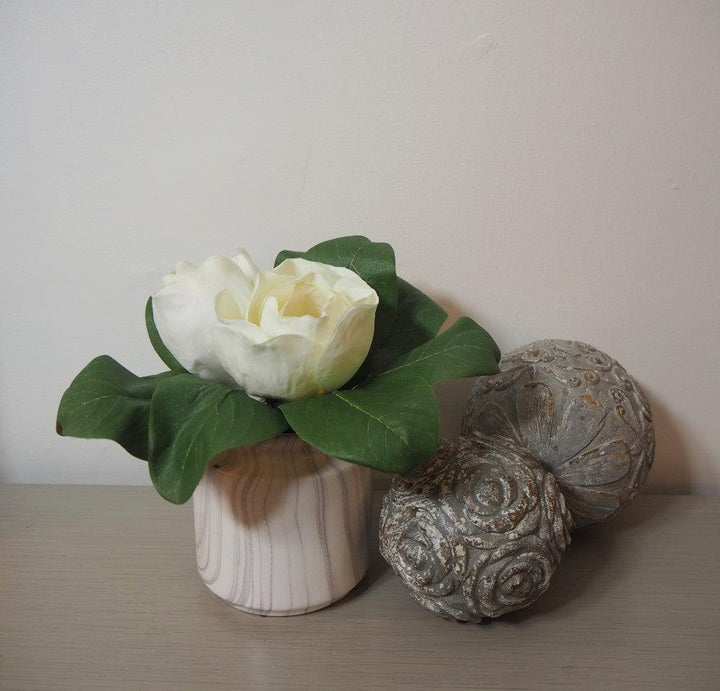 Faux White Flower Podfurniture